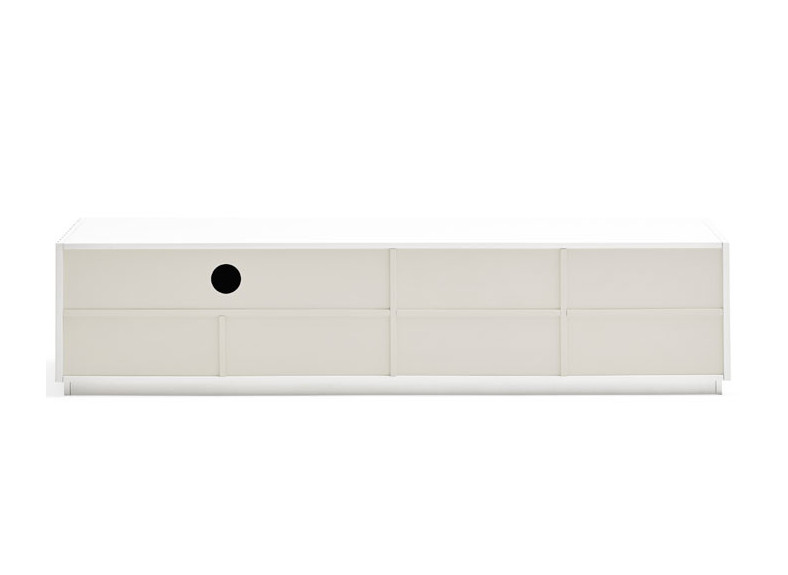 Mueble de TV de madera con zócalo