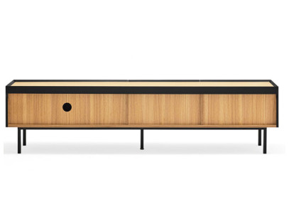Mueble de TV de madera con patas metálicas