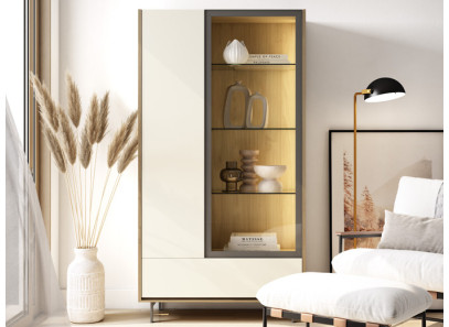 Vitrina con puertas de cristal en oferta en Madrid