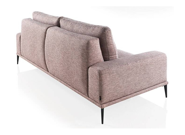 Sofa de 3 plazas con patas metálicas altas