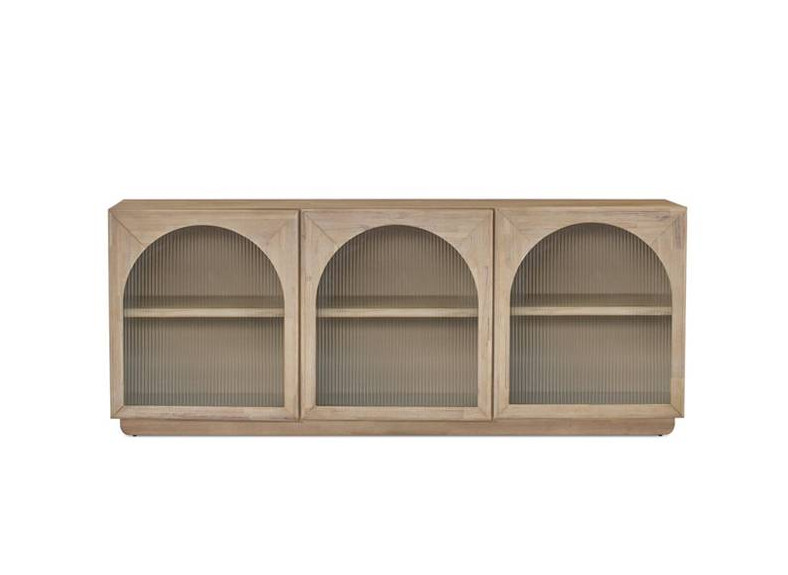 aparador de madera en tienda Muebles en Valencia