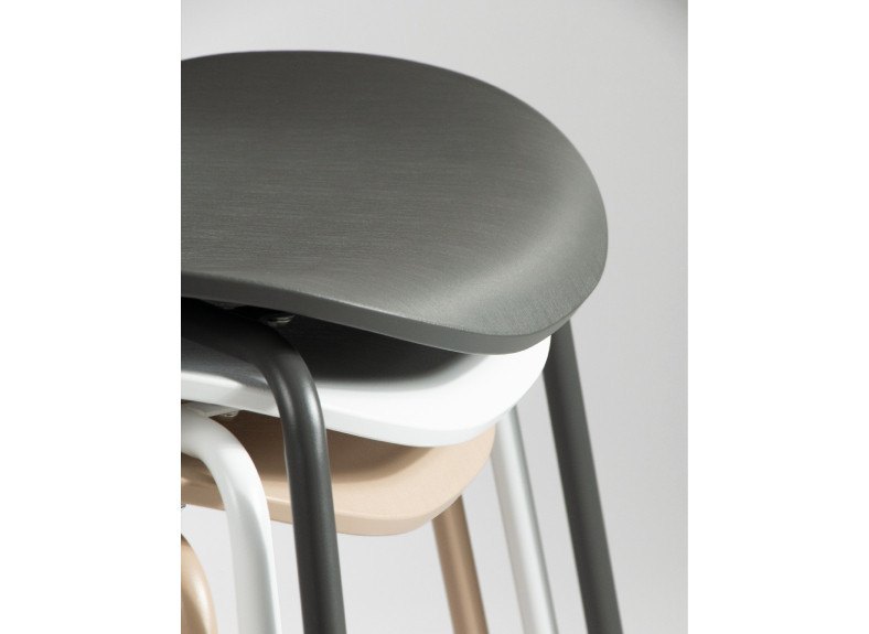 Silla para comedor o cocina de polipropileno y patas metálicas barata en Valencia