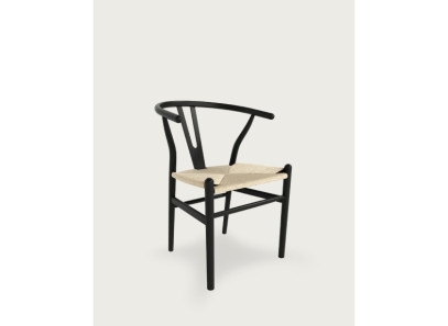 Silla artesanal rústica en negro ideal para cualquier espacio. Solo en Muebles Intermobel, tu tienda de muebles en Valencia