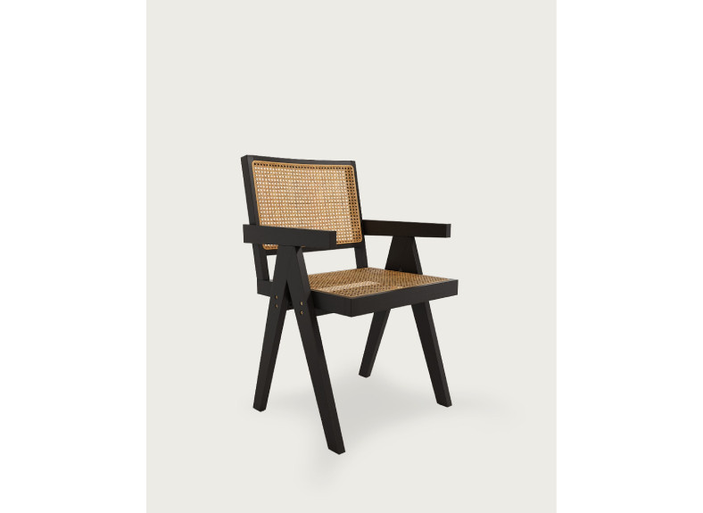 Silla estilo japonesa negra con ratán en Muebles Intermobel, Valencia