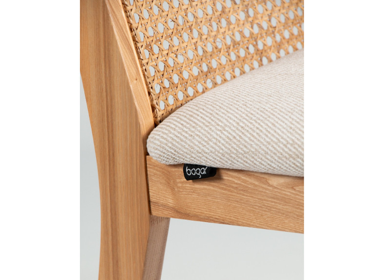 Silla de madera semitapizada con ratán en Muebles Intermobel, Valencia