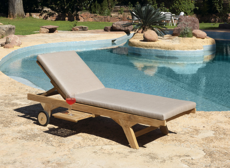 Tumbona de teca Arkimueble en Valencia, Intermobel