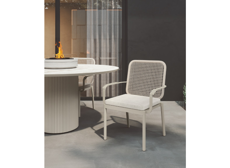 Pack de mesa y sillas para exterior de diseño Arkimueble, en Valencia