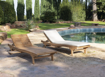 Tumbona de madera de teca de Arkimueble en Valencia