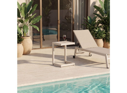 Mesa de exterior en color blanco o beige de GDeco en Intermobel