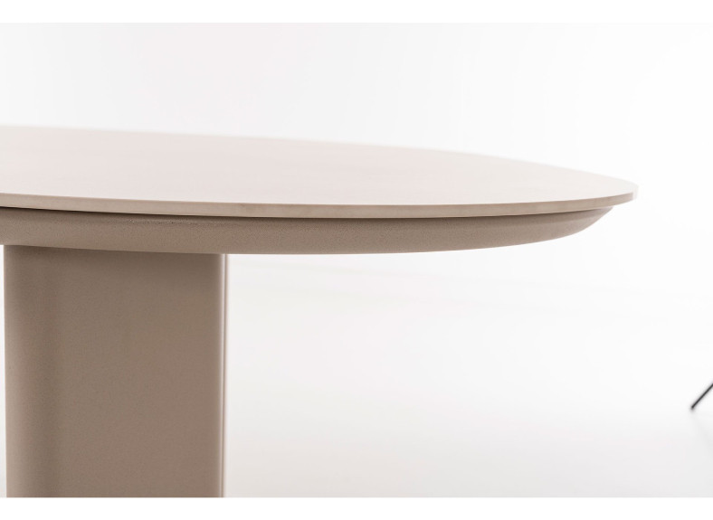 Mesa de comedor de diseño de gran formato para exterior Paula de GDeco en Valencia