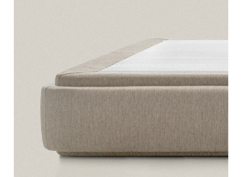 Base tapizada a suelo de diseño Atelier de Gomarco en Valencia